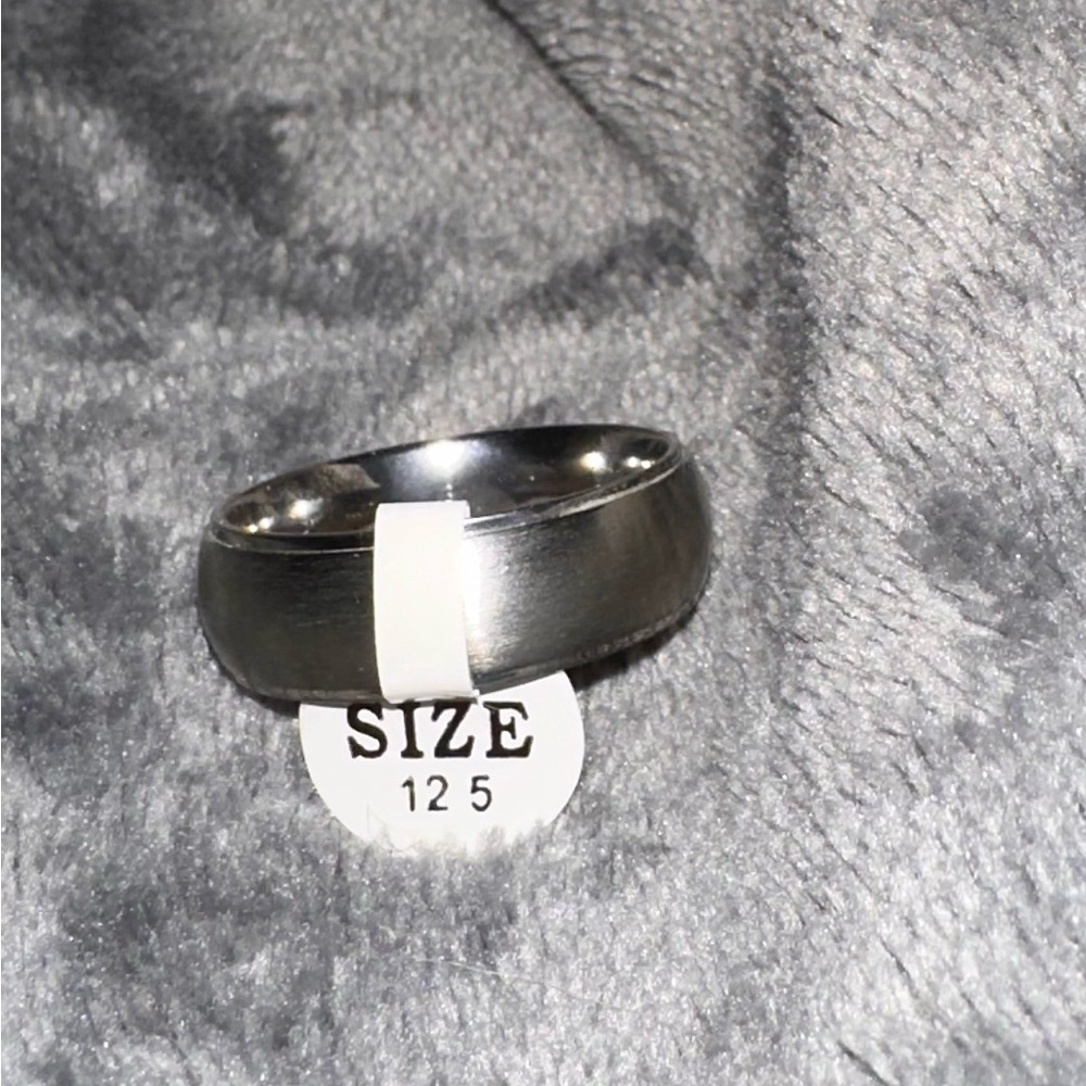 Brushed titanium step edge ring – size 12.5 & 10 - Picture 2 of 5